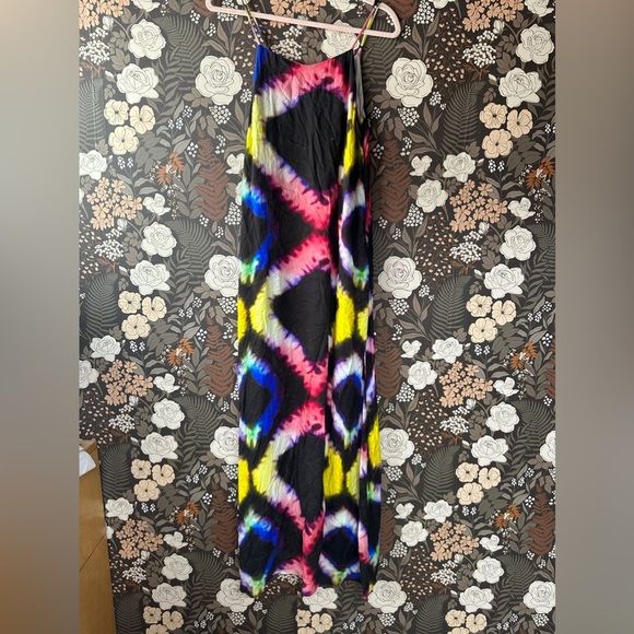 Busayo Collective Tie Dye Midi size small - Picture 7 of 8